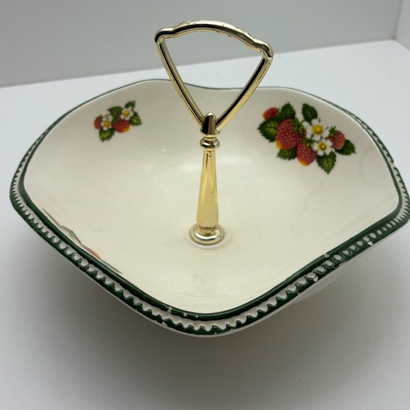 Vintage McCoy Strawberries ceramic hors d'oeuvres serving bowl, gold tone handle - Picture 3 of 9